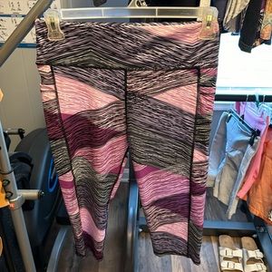 NWOT women’s crop leggings